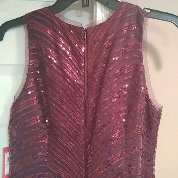 NWT Vince Camuto Sleeveless Sequin Dress - Picture 4 of 4